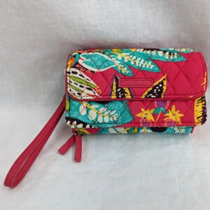 Vera Bradley wristlet quilted floral print with many compartments NWOT   O6